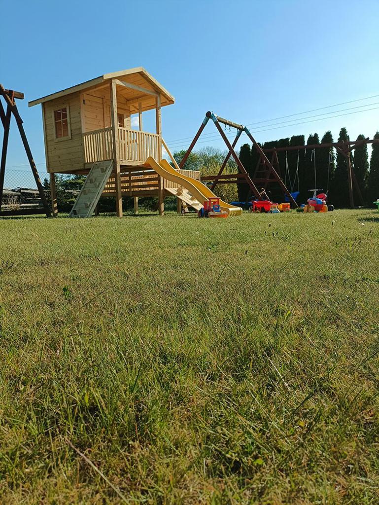 Apartamenty "Anusia" Ledzin Экстерьер фото